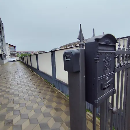 Modern Near Dragonul Rosu 公寓